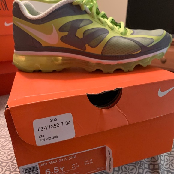 Grade School Kids Nike